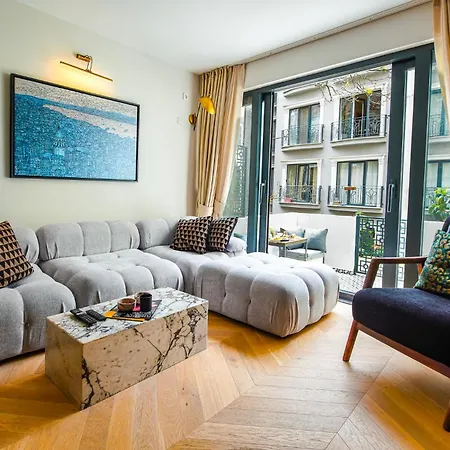 Apartment Designer In Art District With Terrace Garden