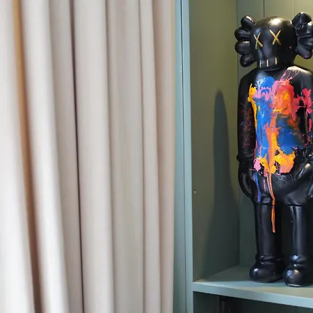 Designer In Art District With Terrace Garden Lejlighed