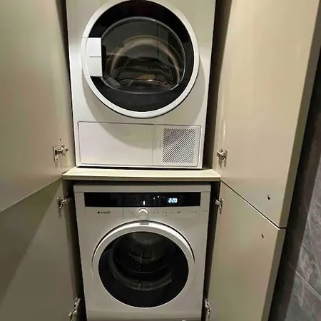 Lejlighed Designer In Art District With Terrace Garden